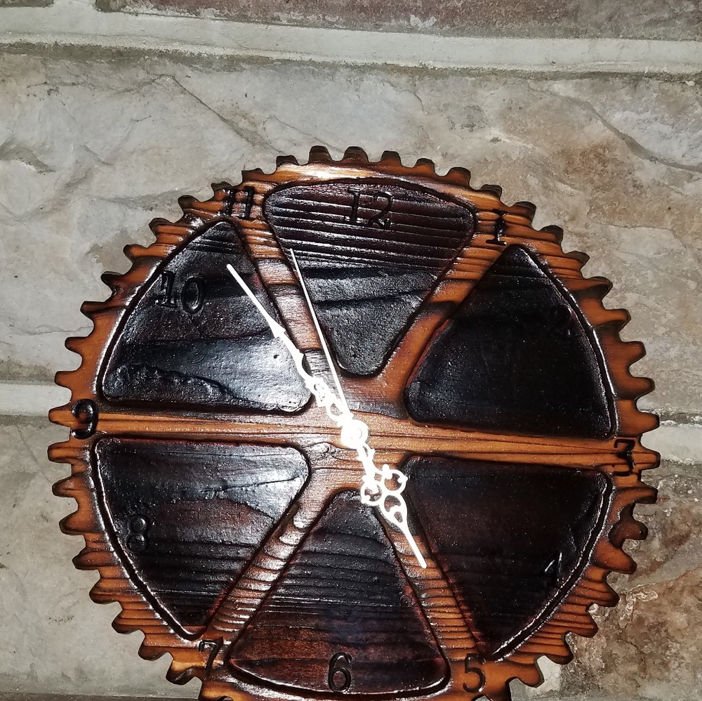 Shou sugi ban Japanese wood burned gear clock - Picture 5 of 5
